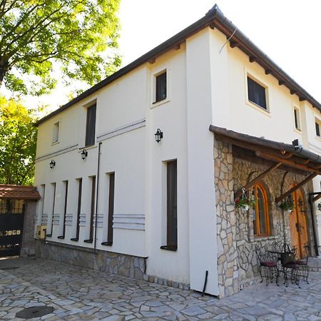 Twenty Park Aparthotel Kikinda Exterior foto