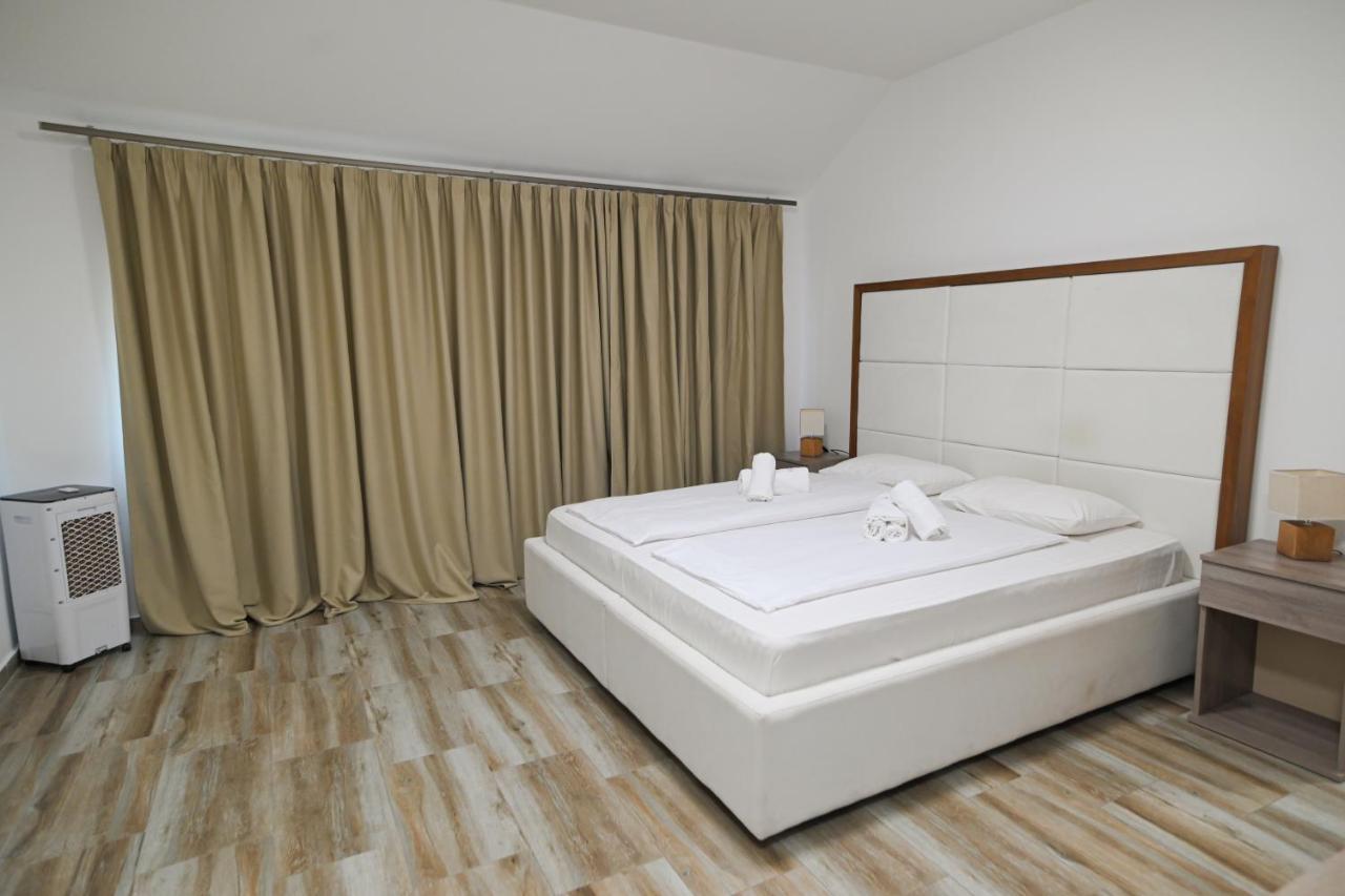 Twenty Park Aparthotel Kikinda Exterior foto