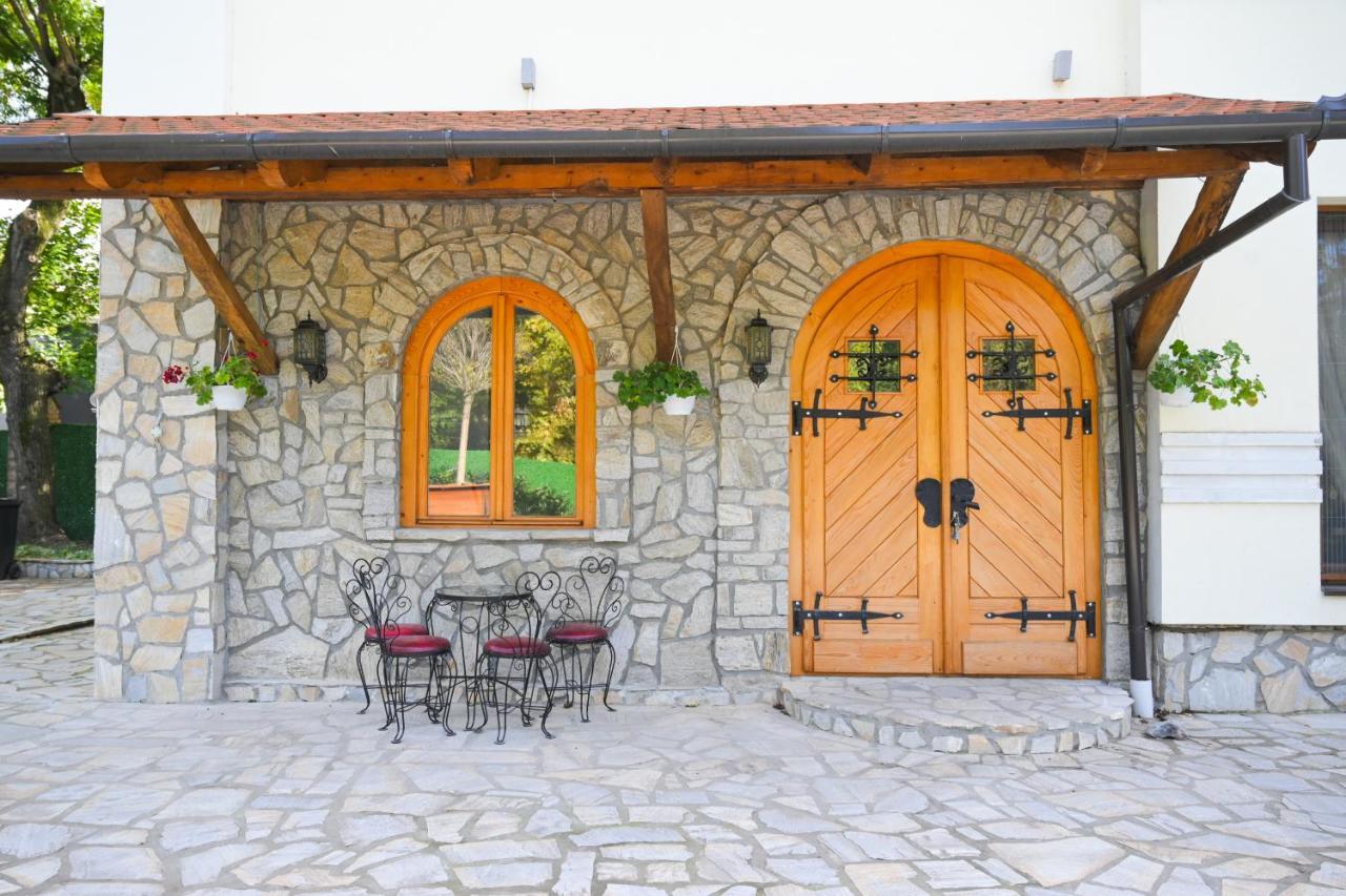 Twenty Park Aparthotel Kikinda Exterior foto